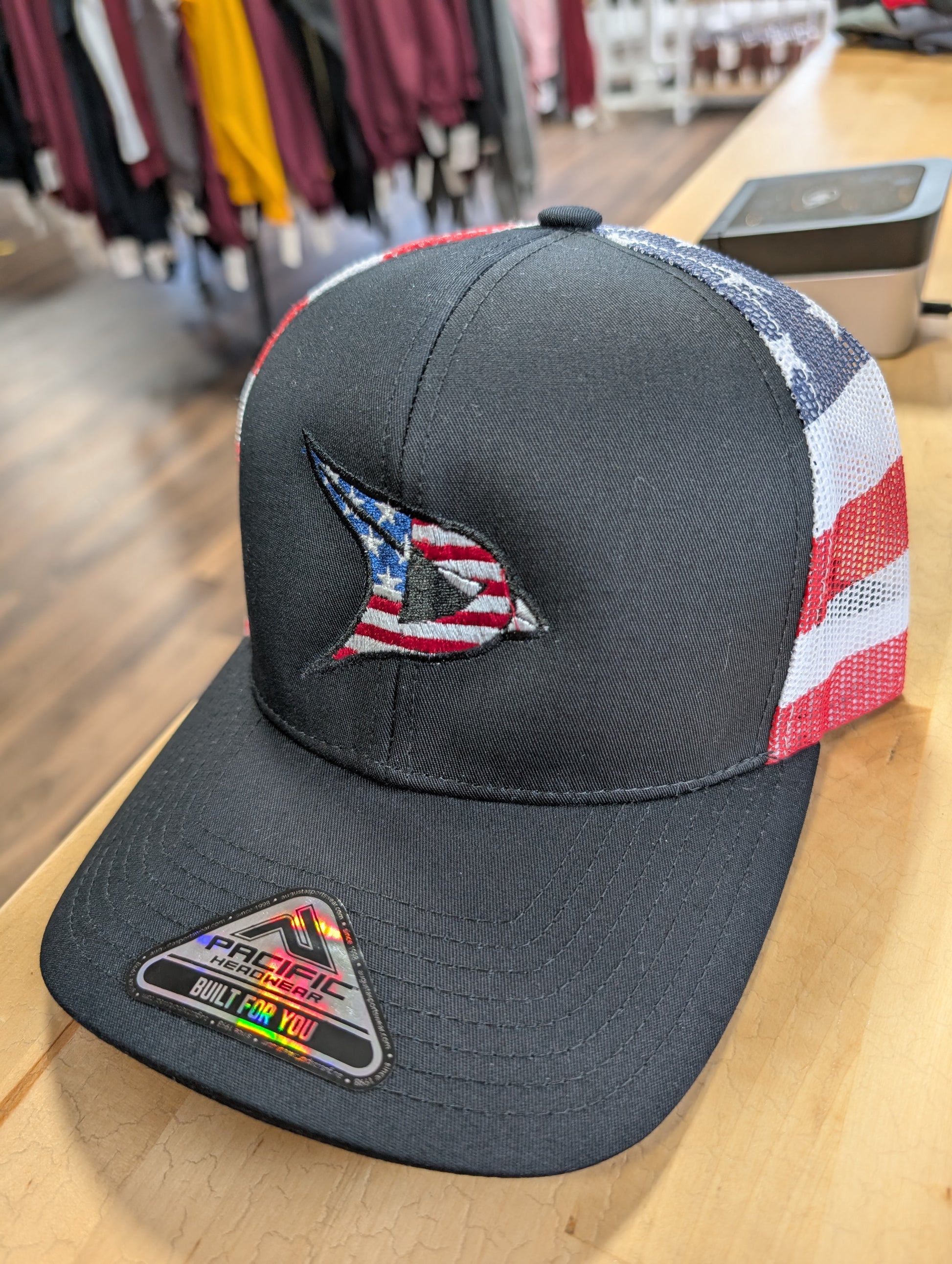 Cardinal Flag Logo Mesh Snapback Hat