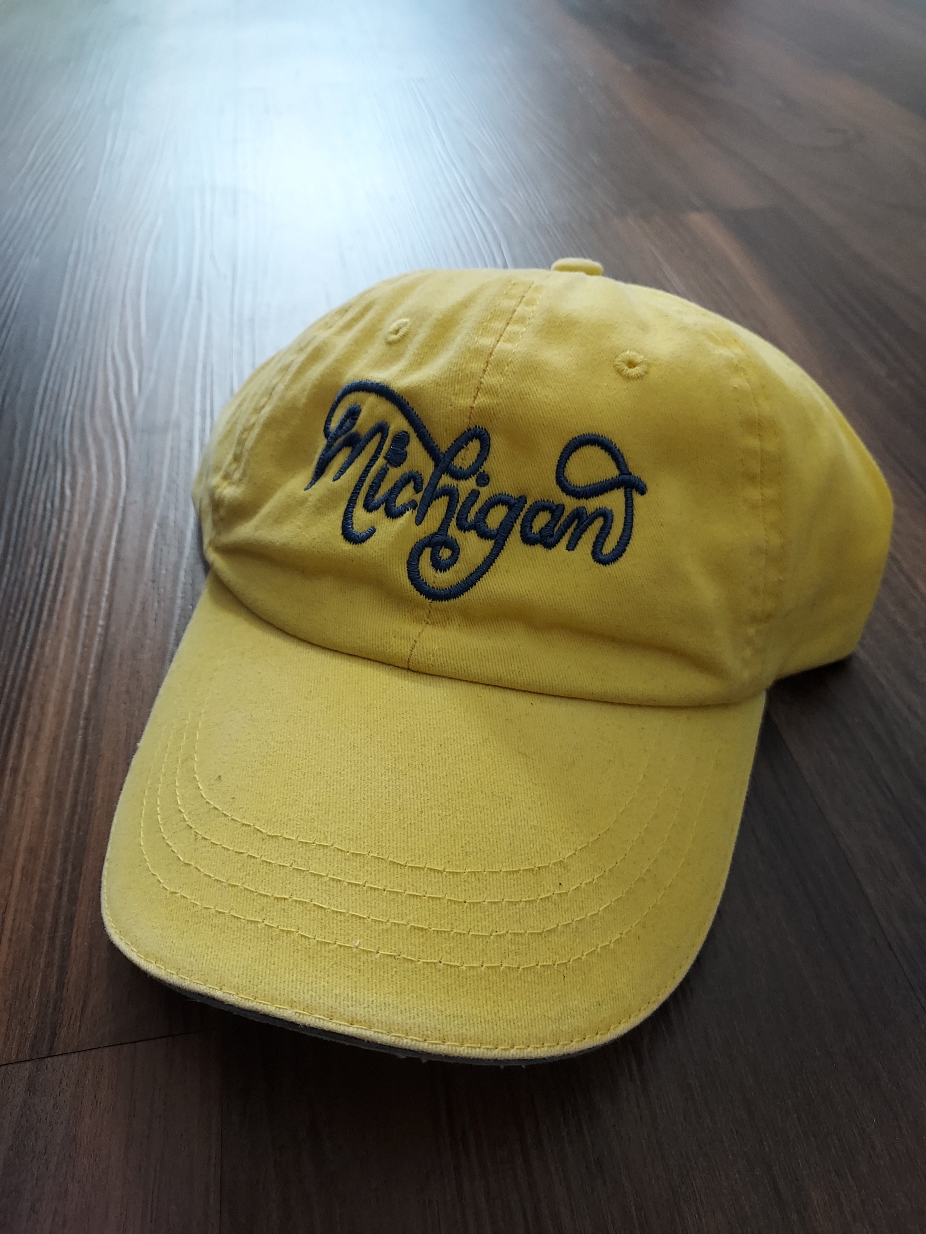 Michigan Script Contrast Hat