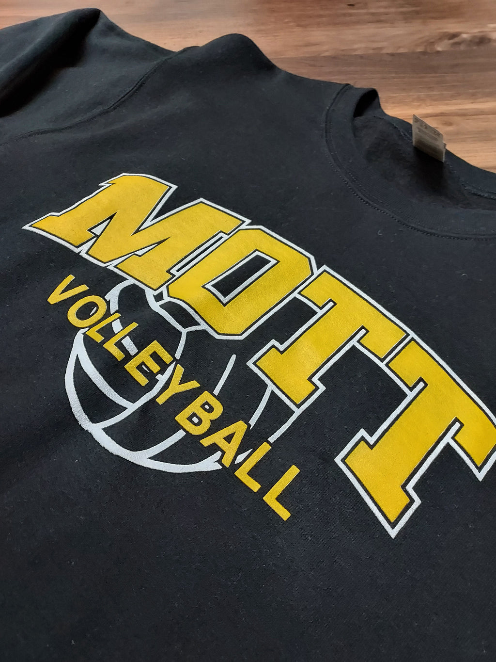 Mott Volleyball Arc Basic Crew Sweatshirt
